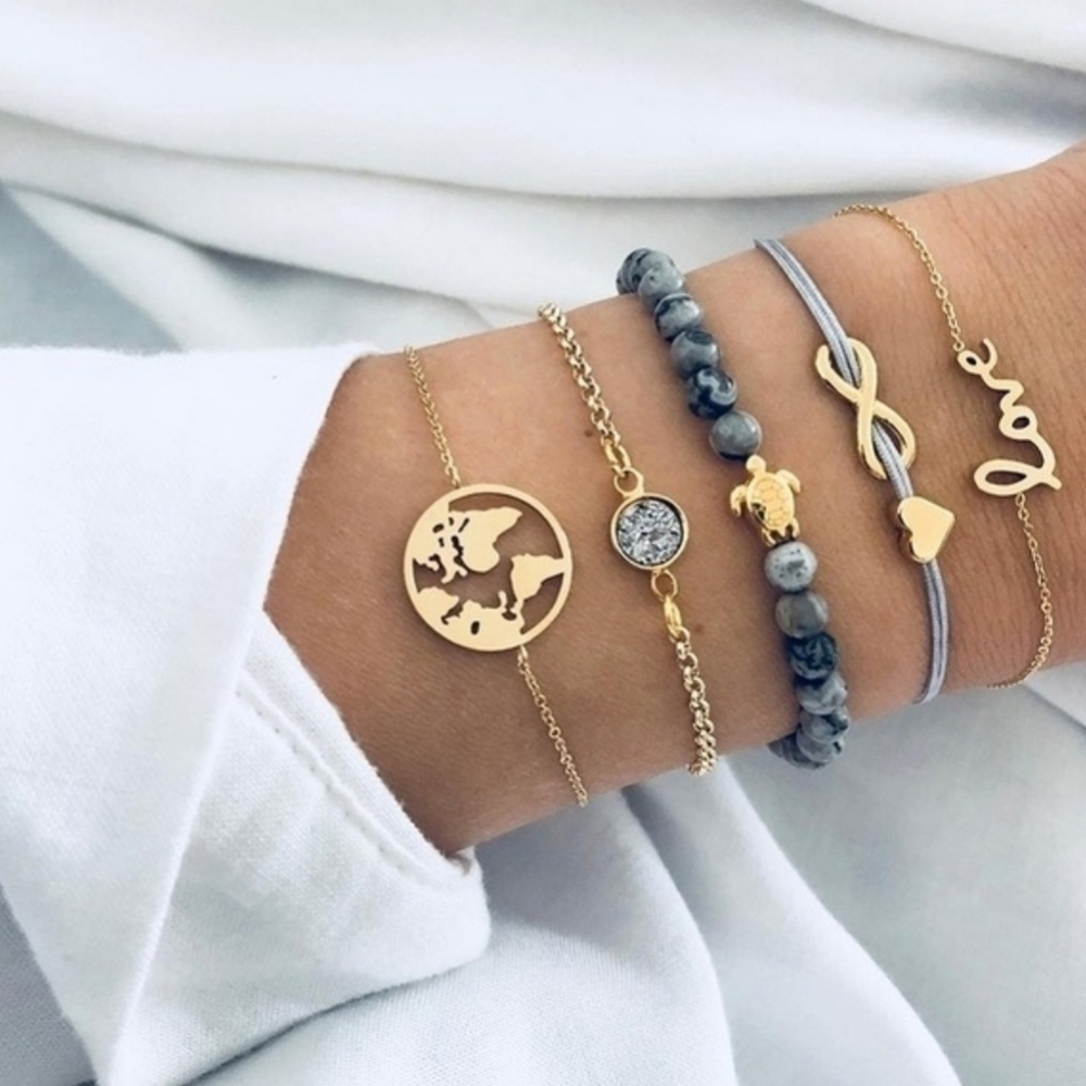 Set of bracelets